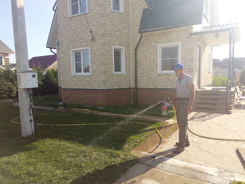 Обслуживание территории